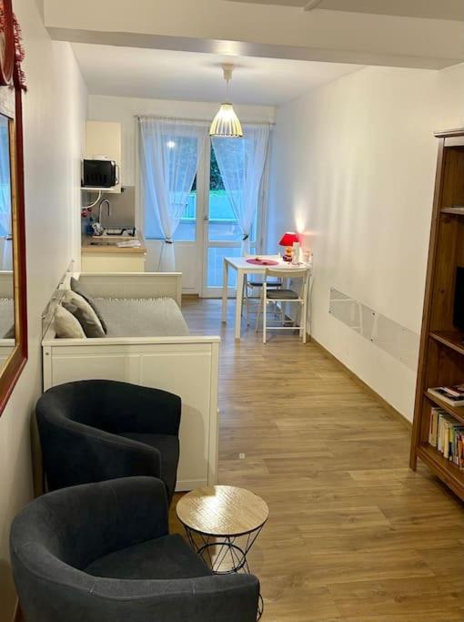Location Studio, Lyon-La Mulatiere Buitenkant foto